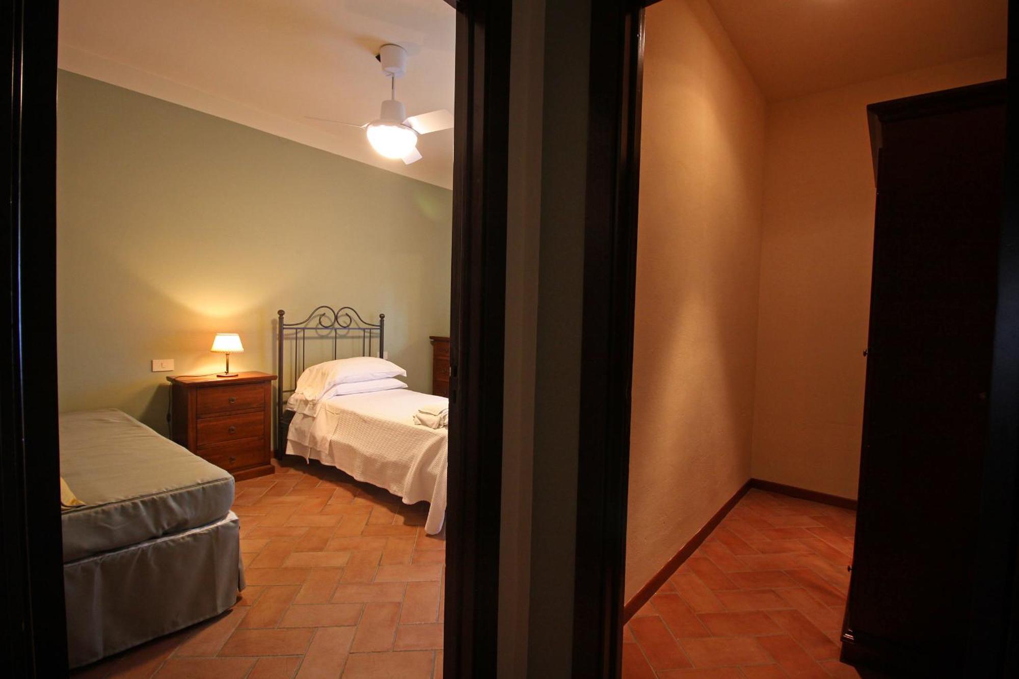 Agriturismo Casale Dello Sparviero Castellina in Chianti Szoba fotó