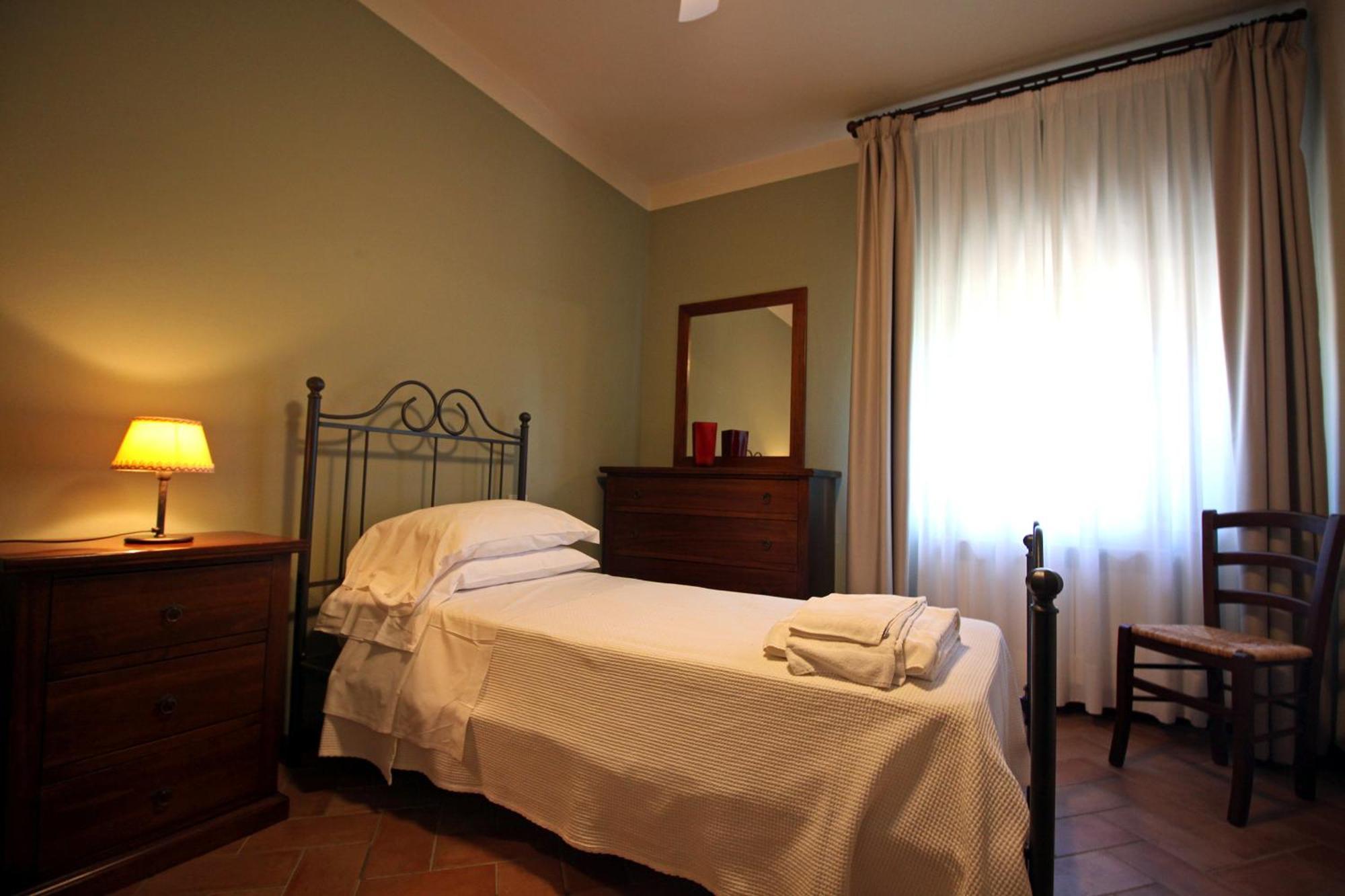 Agriturismo Casale Dello Sparviero Castellina in Chianti Szoba fotó
