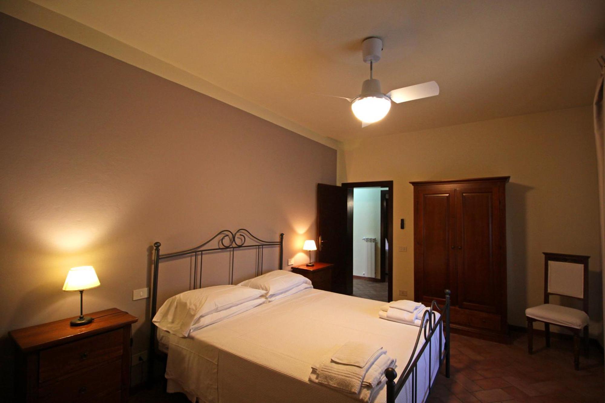 Agriturismo Casale Dello Sparviero Castellina in Chianti Szoba fotó